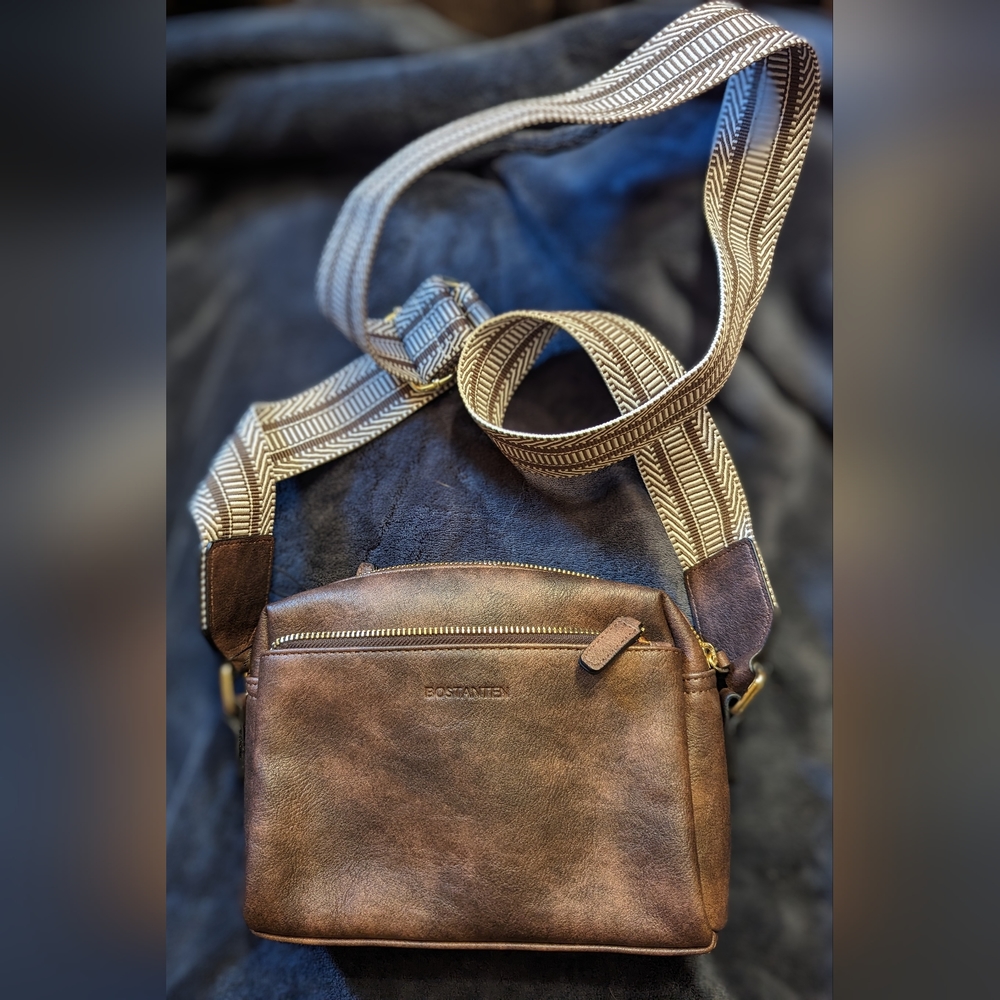 Everyday/Travel crossbody bag - BNWOT - Picture 2 of 7